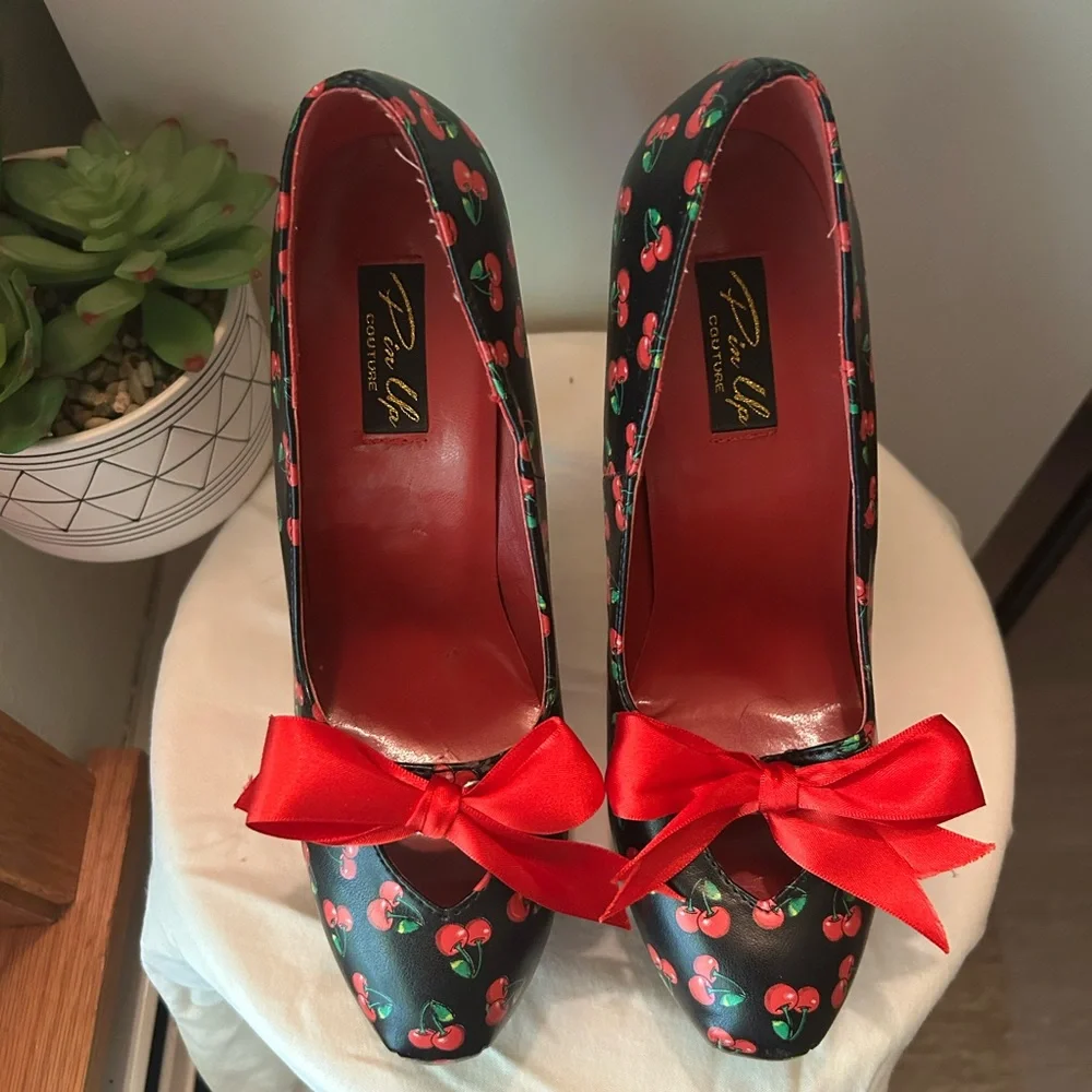 Pin Up Couture Platform Heels - Picture 6 of 8